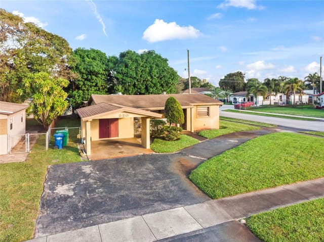 820 NW 38th Avenue, sold in Plaza Estates, Lauderhill, FL