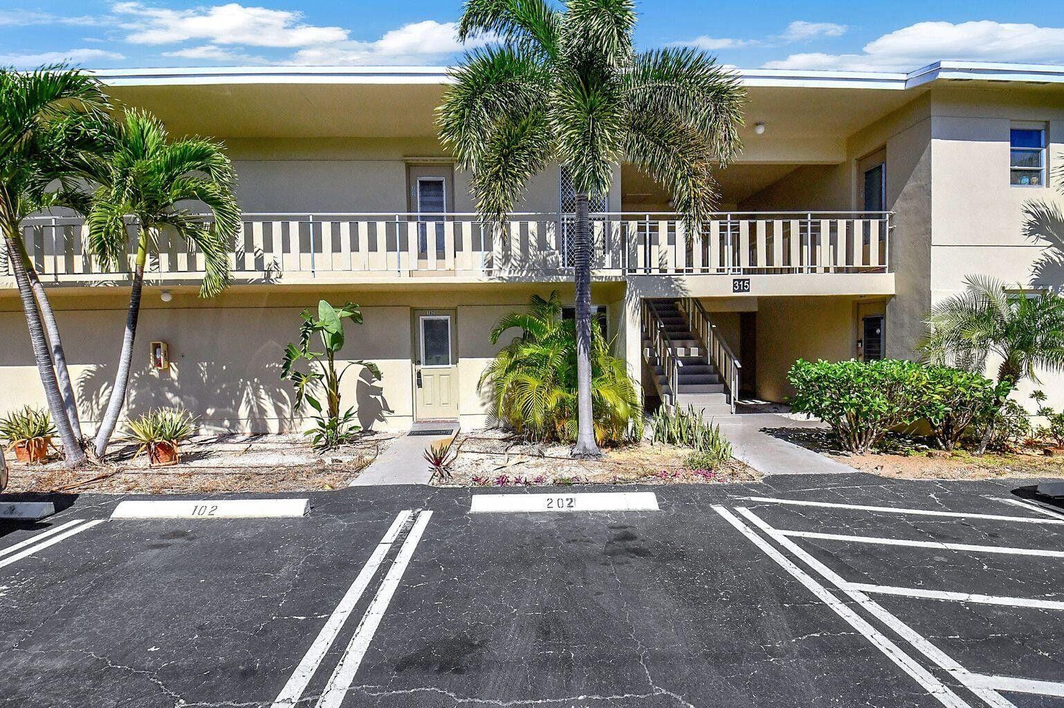 315 Circle Drive S 102 — photo 2