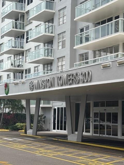 230 174th Street 808, Sunny Isles Beach, FL 33160 photo 2