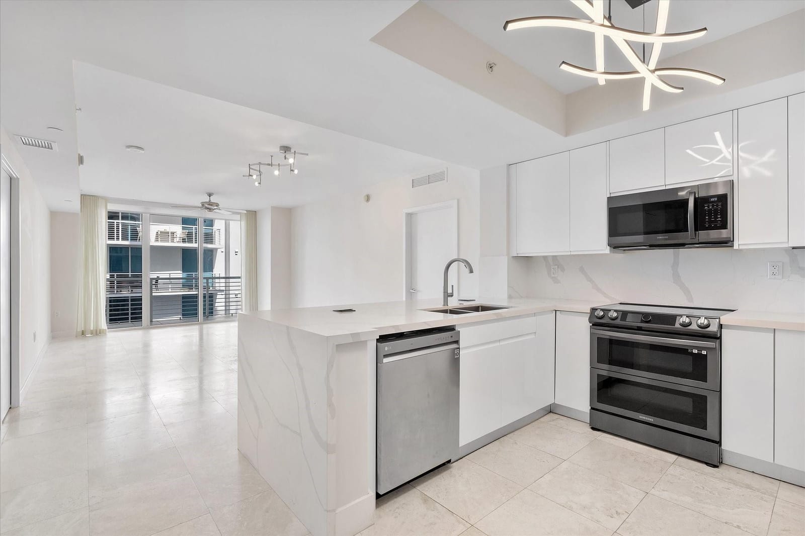 2821 N Ocean Boulevard 902s — photo 11