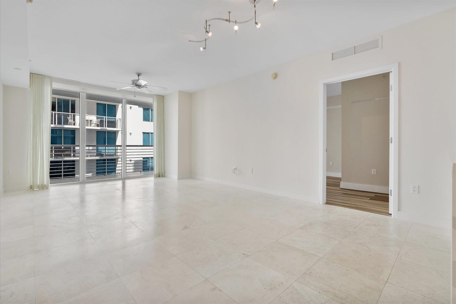 2821 N Ocean Boulevard 902s — photo 3