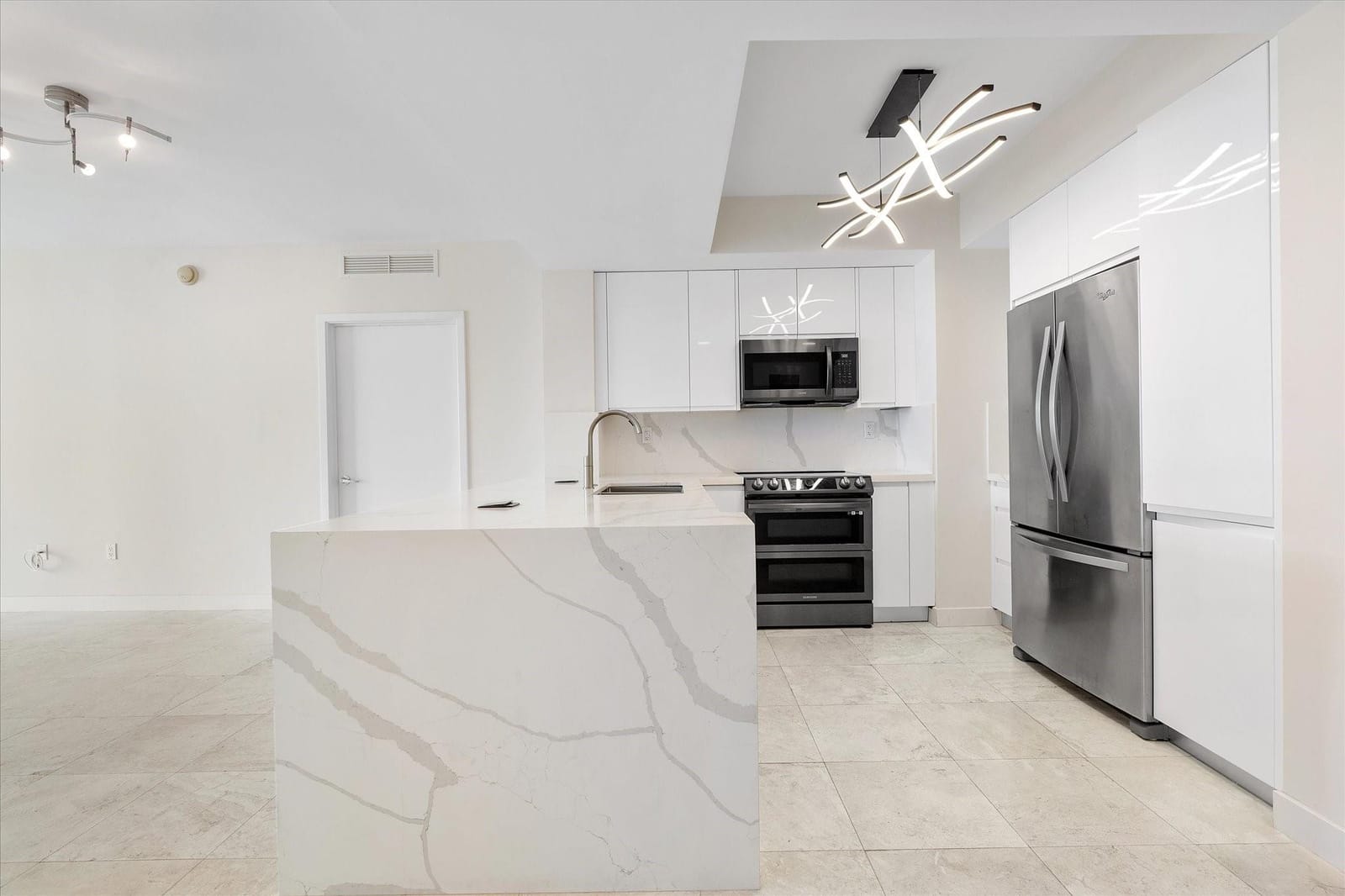 2821 N Ocean Boulevard 902s — photo 9
