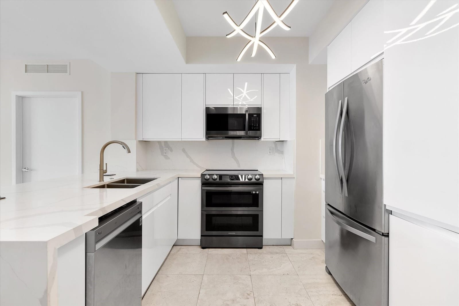 2821 N Ocean Boulevard 902s — photo 10