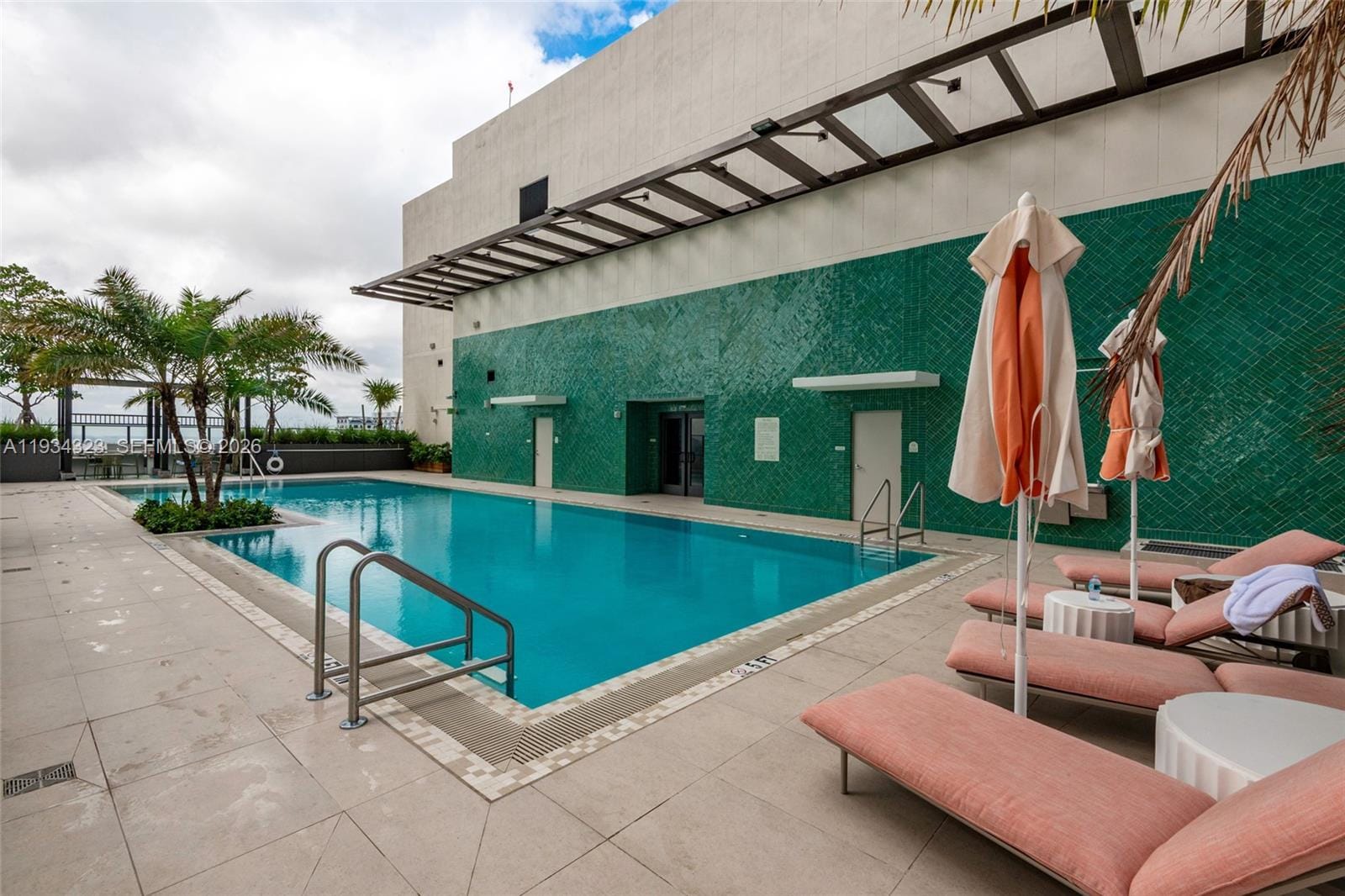 11 NE 6 Street 1407, Miami, FL 33132 photo 2