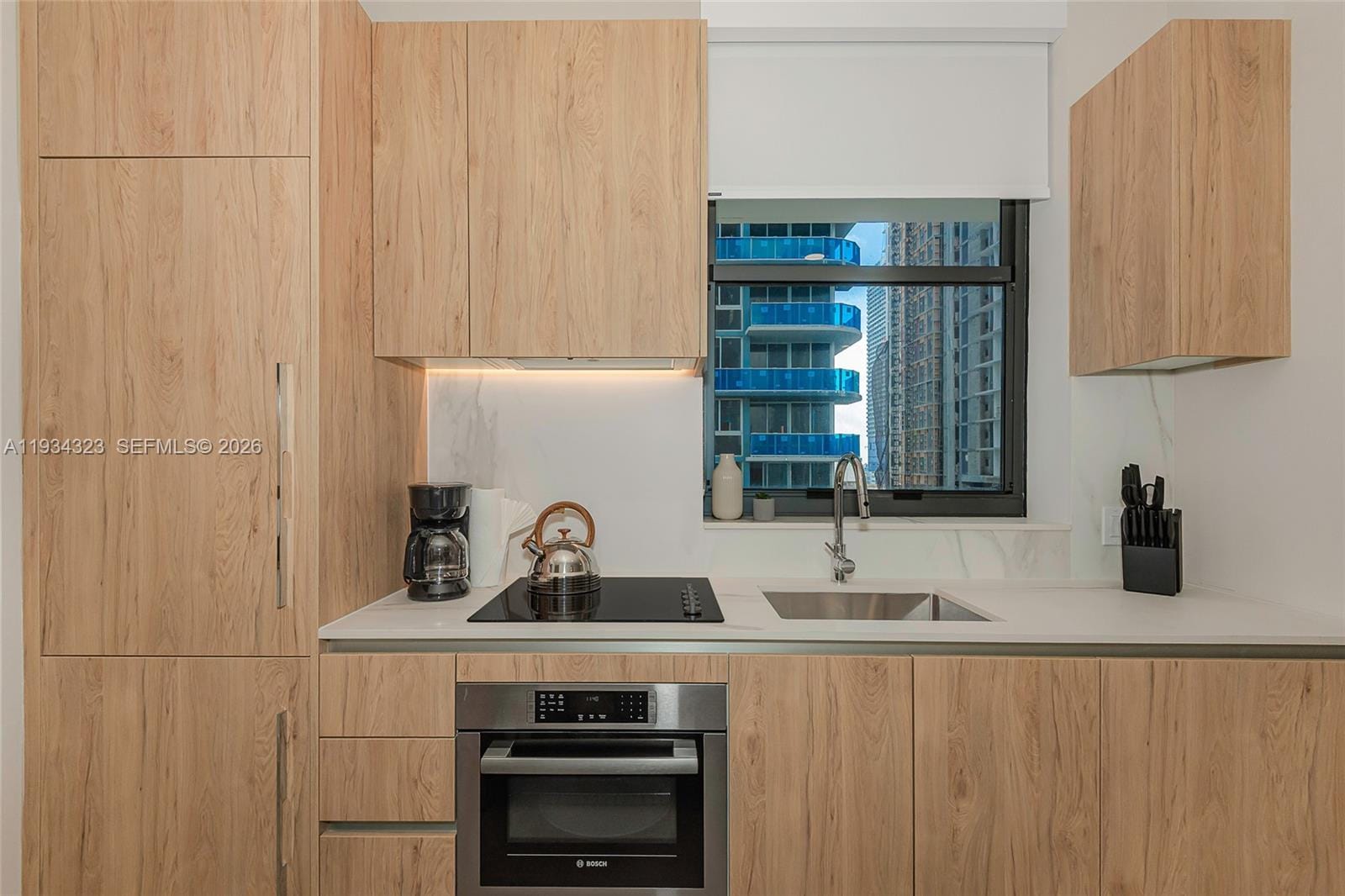 11 NE 6 Street 1407, Miami, FL 33132 photo 30
