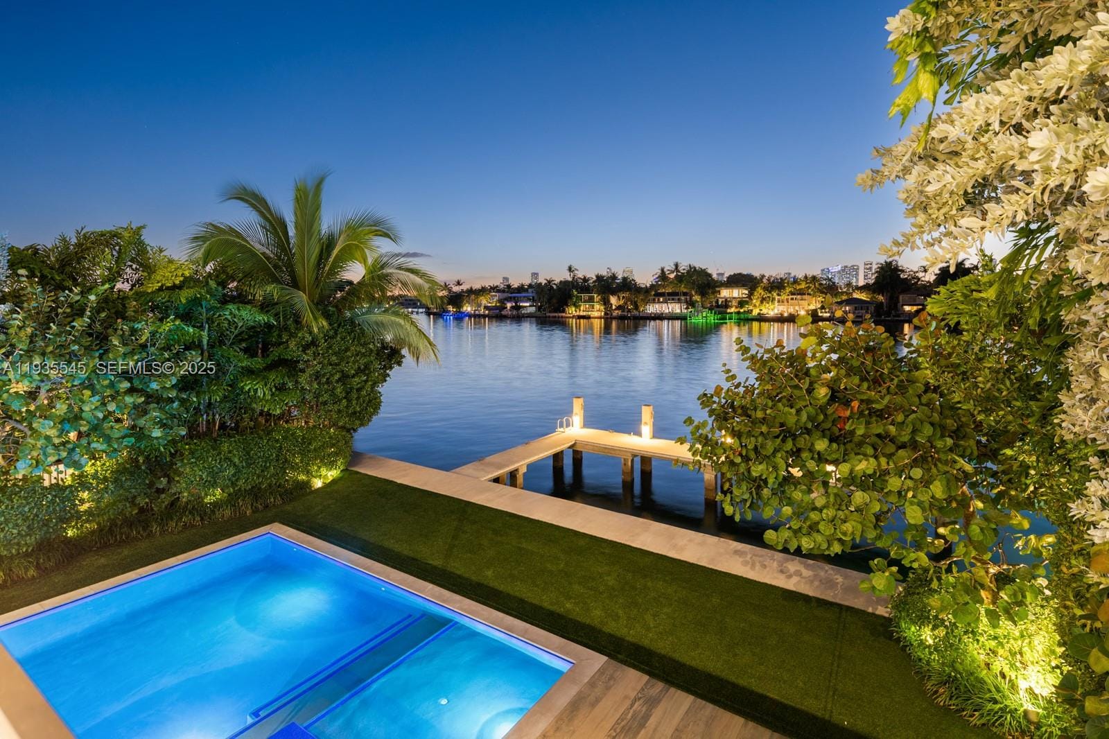 40 W Rivo Alto Drive — photo 3