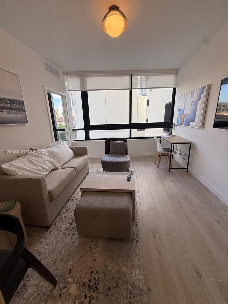 225 N Miami Avenue 501 — photo 6