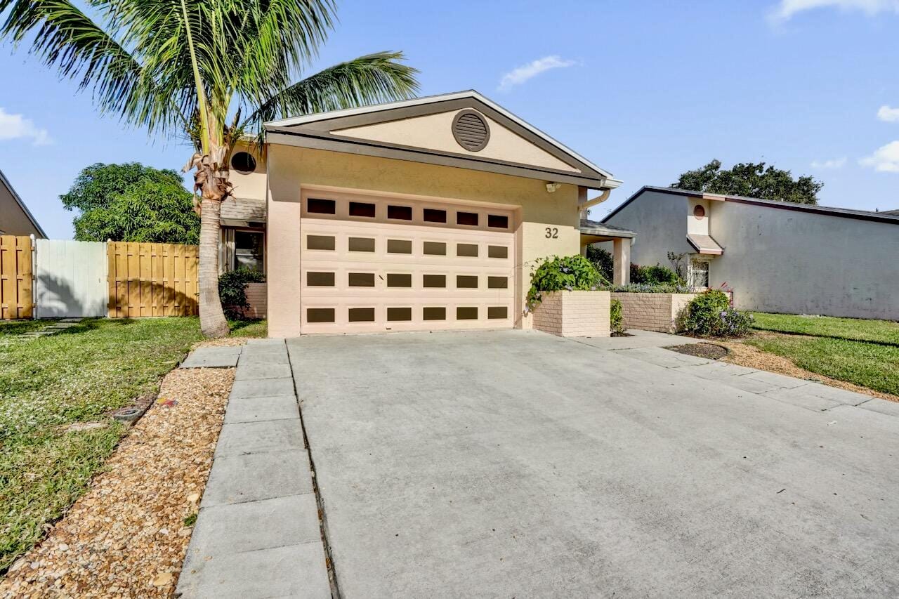 32 Buxton Lane, Boynton Beach, FL 33426 photo 3