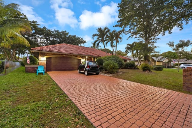 8622 NW 49th Drive, Coral Springs, FL 33067