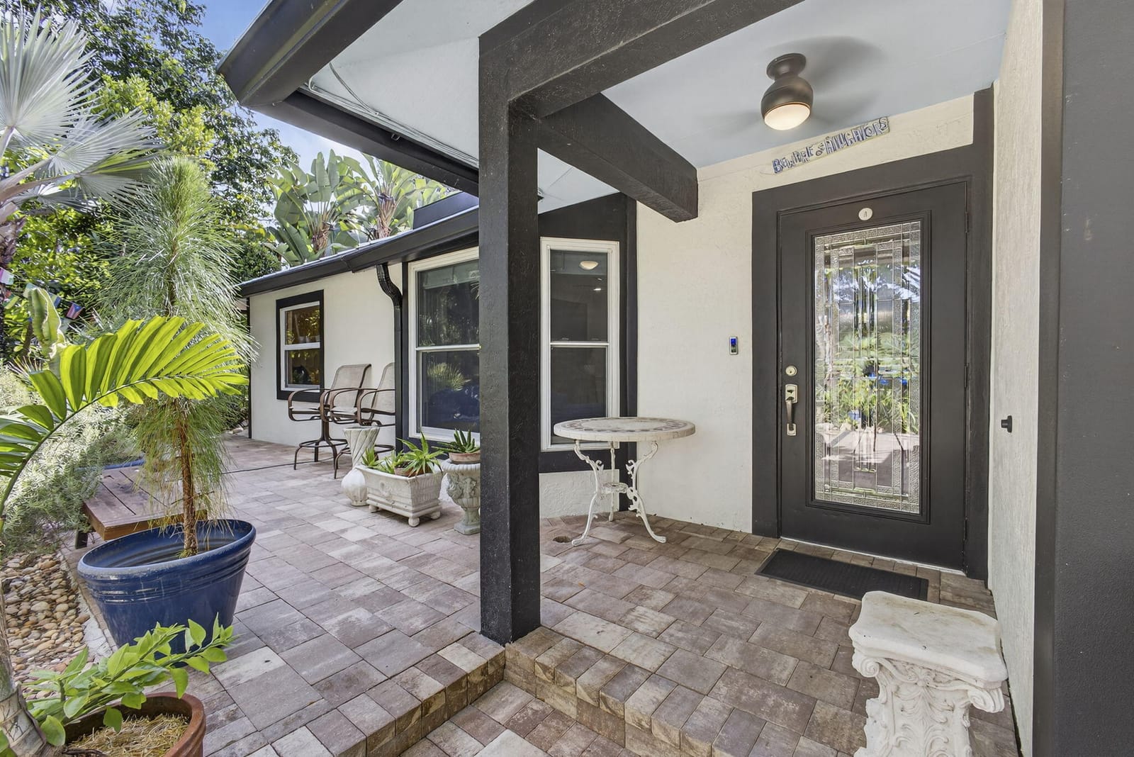 17152 W Sycamore Drive — photo 2