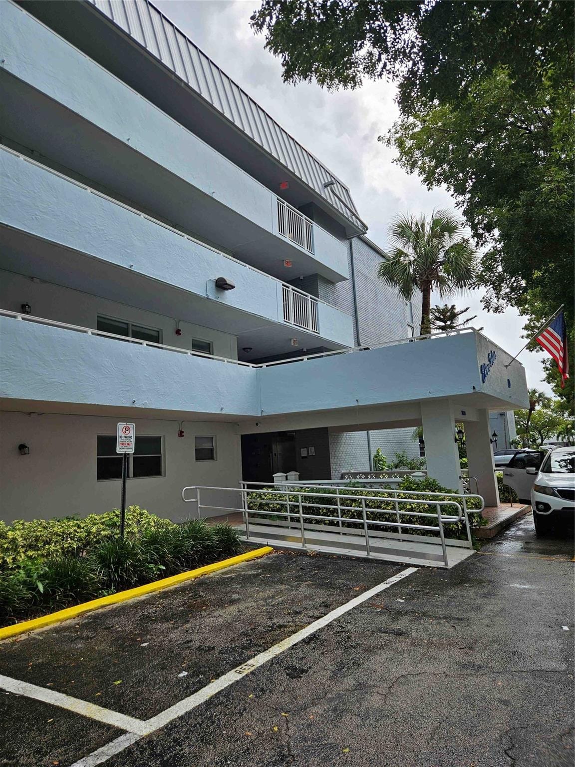 3600 NE 170th Street 408, North Miami Beach, FL 33160