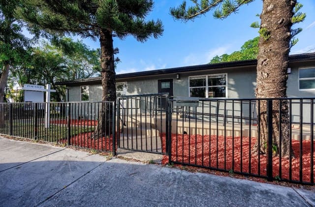 800 NW 6th Avenue, sold in Blanche Ely, Pompano Beach, FL
