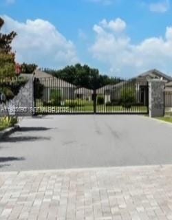 8240 Campbell Crossing — photo 2