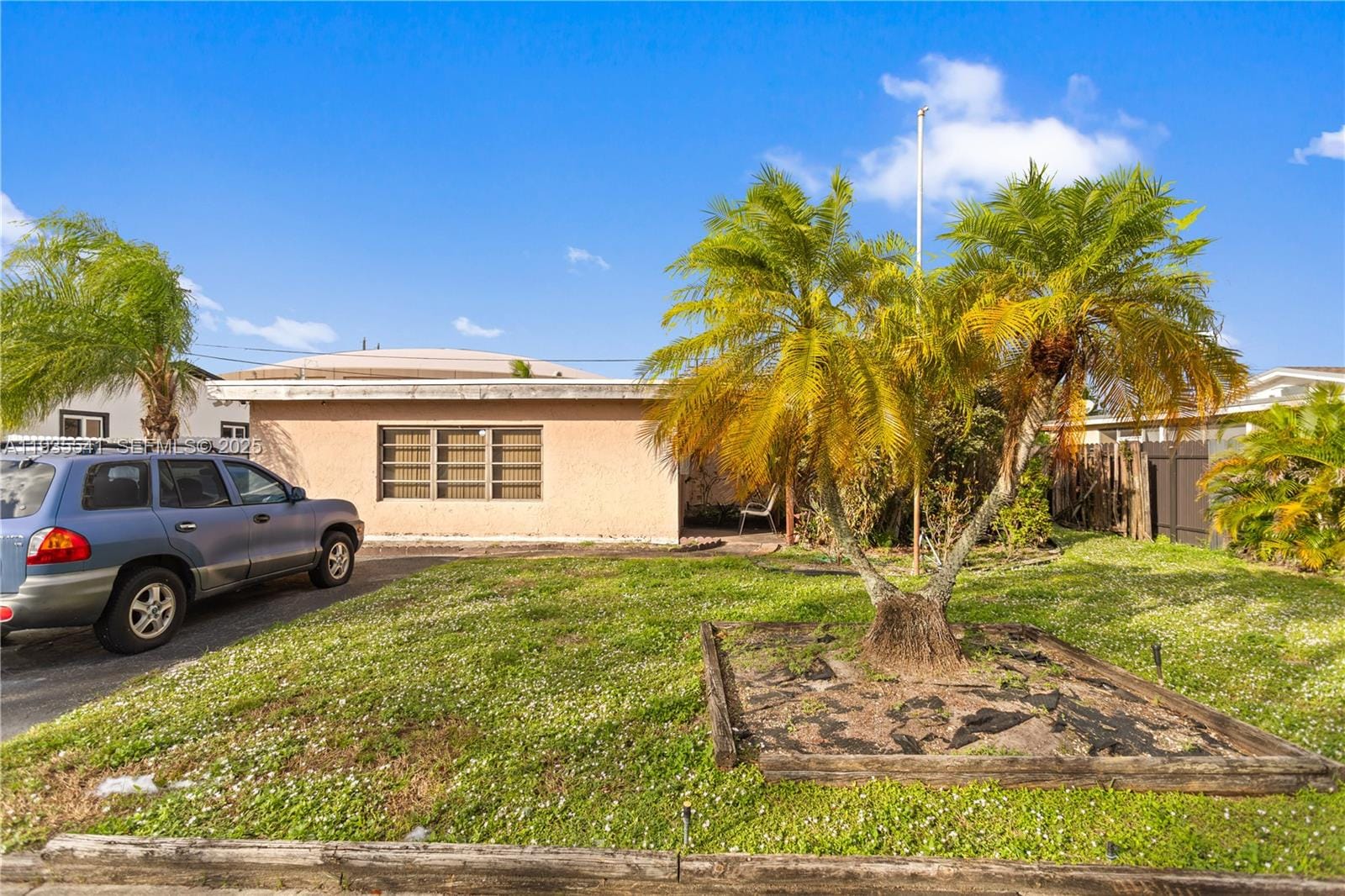 6811 Thomas Street, Hollywood, FL 33024