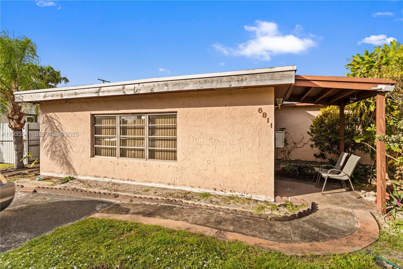 6811 Thomas Street, Hollywood, FL 33024 photo 2