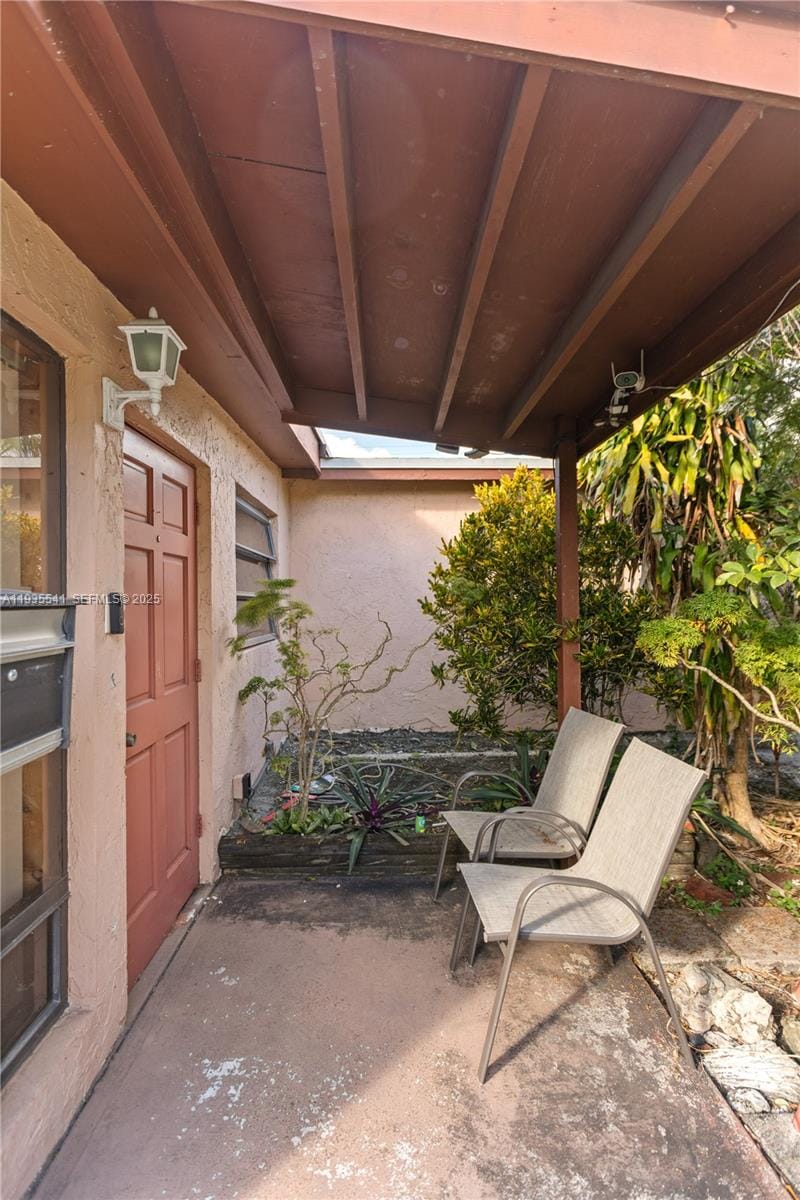 6811 Thomas Street, Hollywood, FL 33024 photo 3