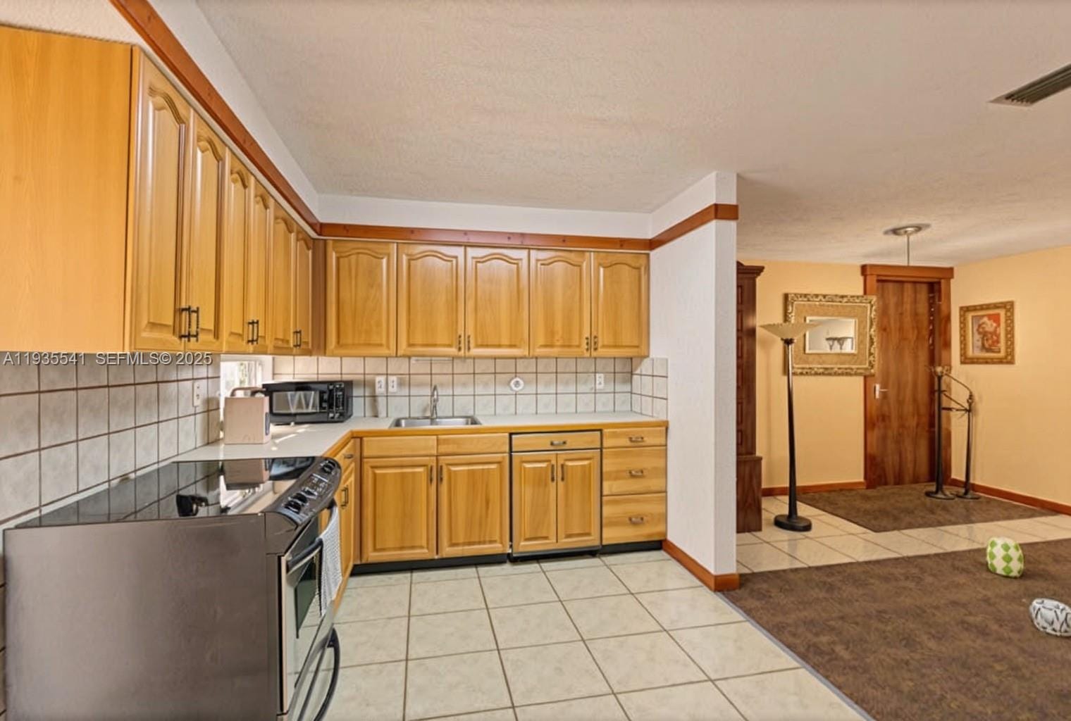 6811 Thomas Street, Hollywood, FL 33024 photo 7