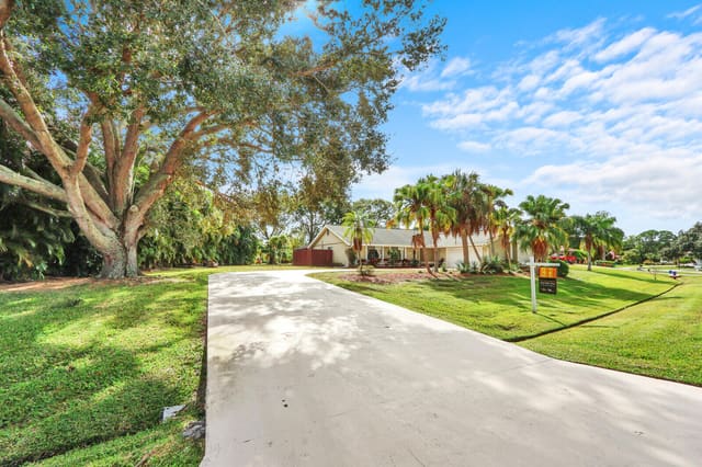 3060 SE Darien Road, Port St. Lucie, FL 34952