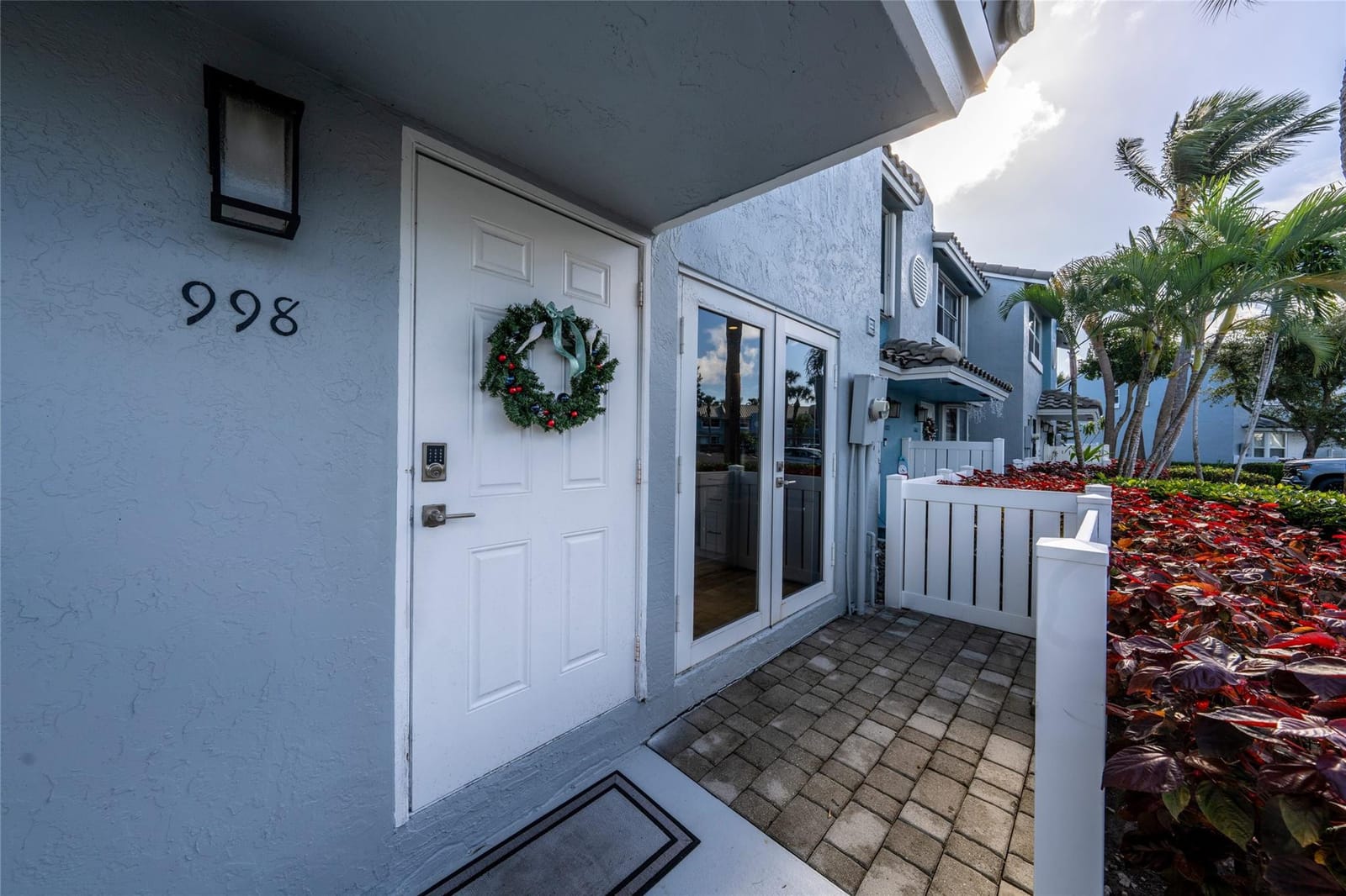 998 E Jeffery Street — photo 2