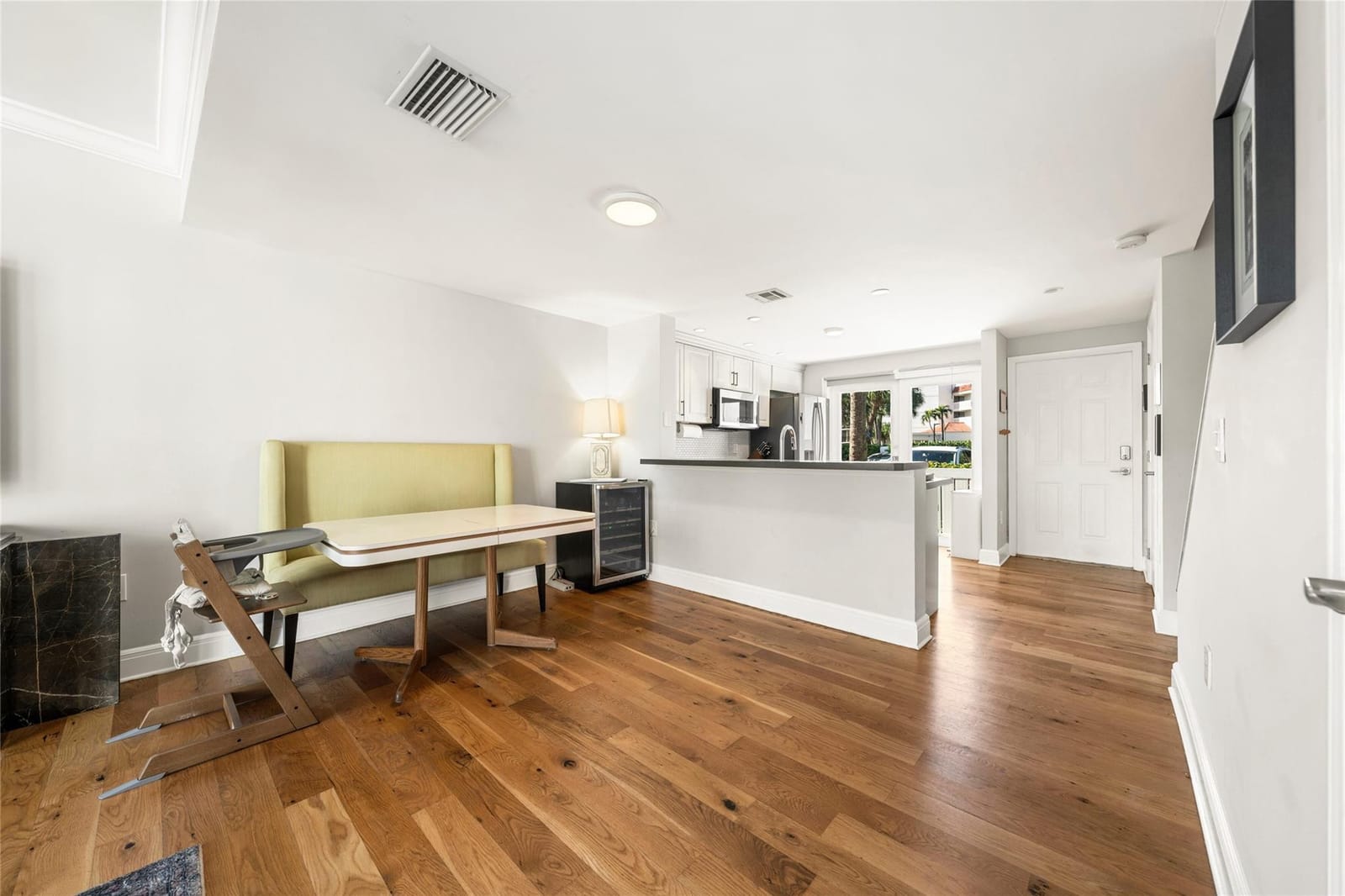 998 E Jeffery Street — photo 12