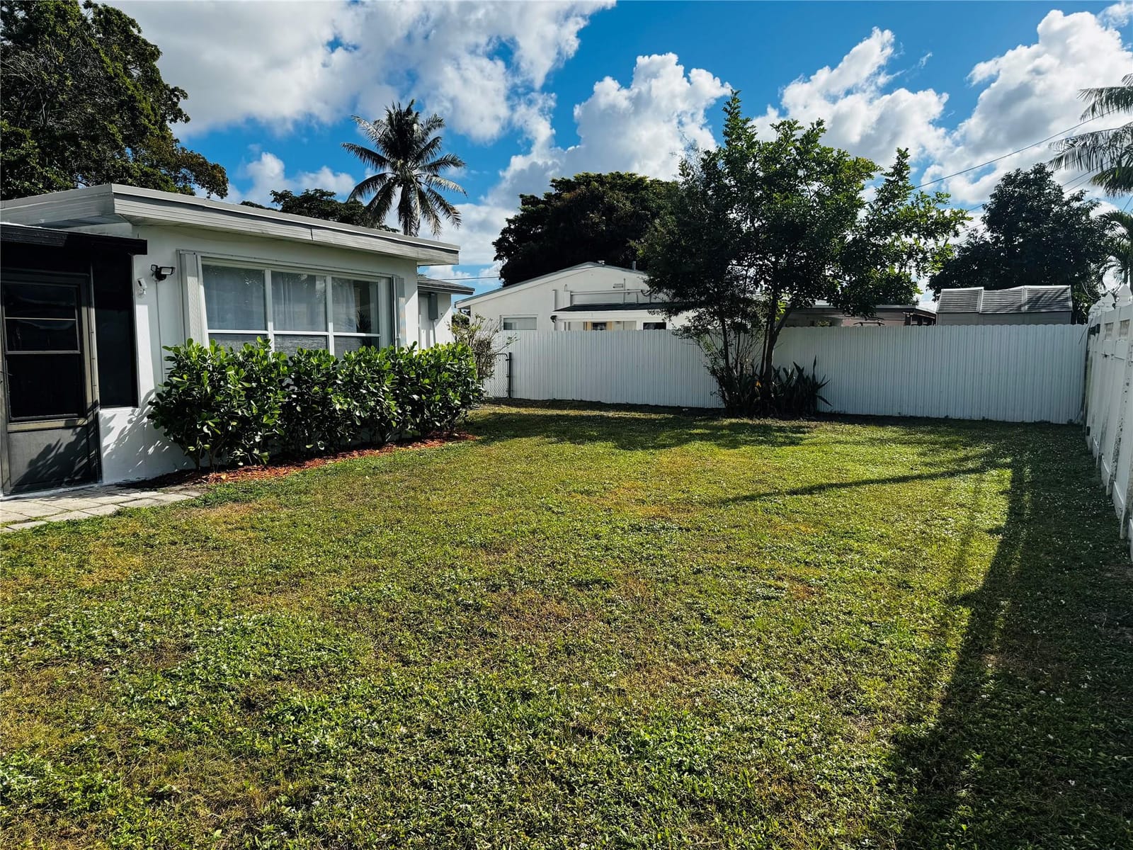 1040 N 74th Way, Hollywood, FL 33024 photo 13