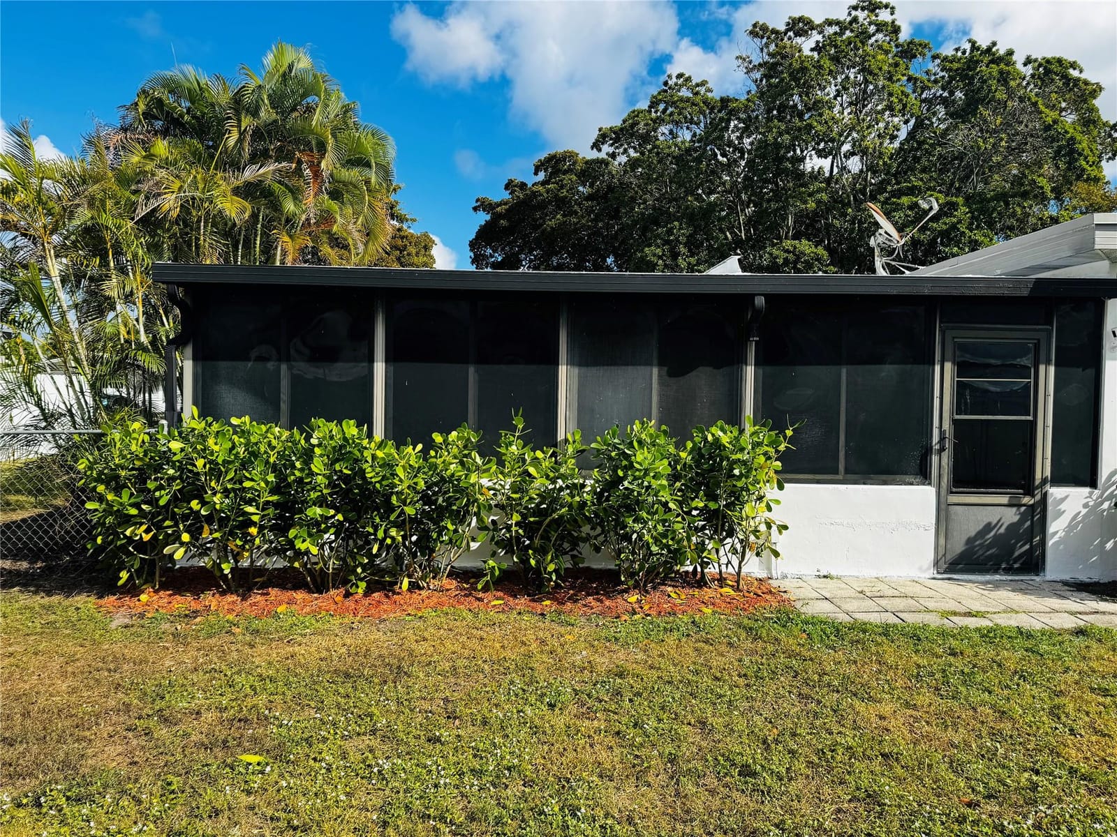 1040 N 74th Way, Hollywood, FL 33024 photo 15