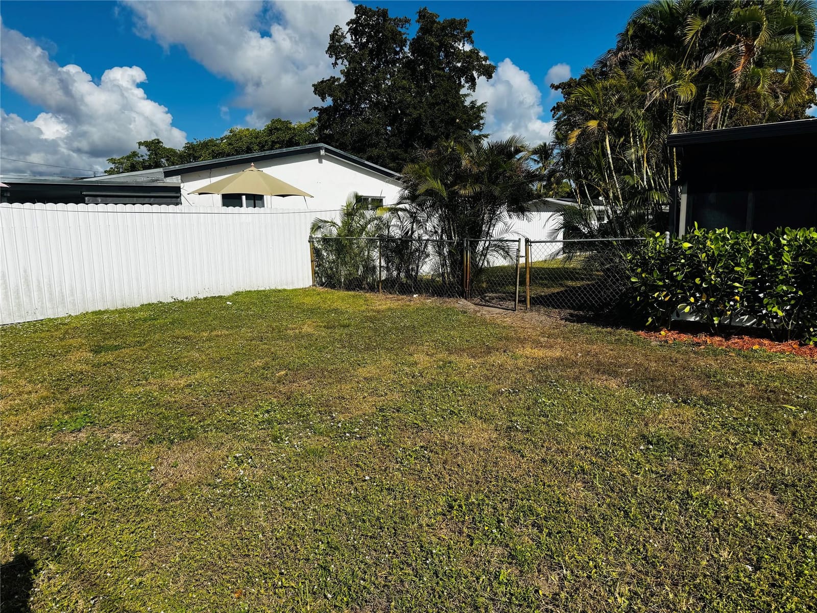 1040 N 74th Way, Hollywood, FL 33024 photo 16