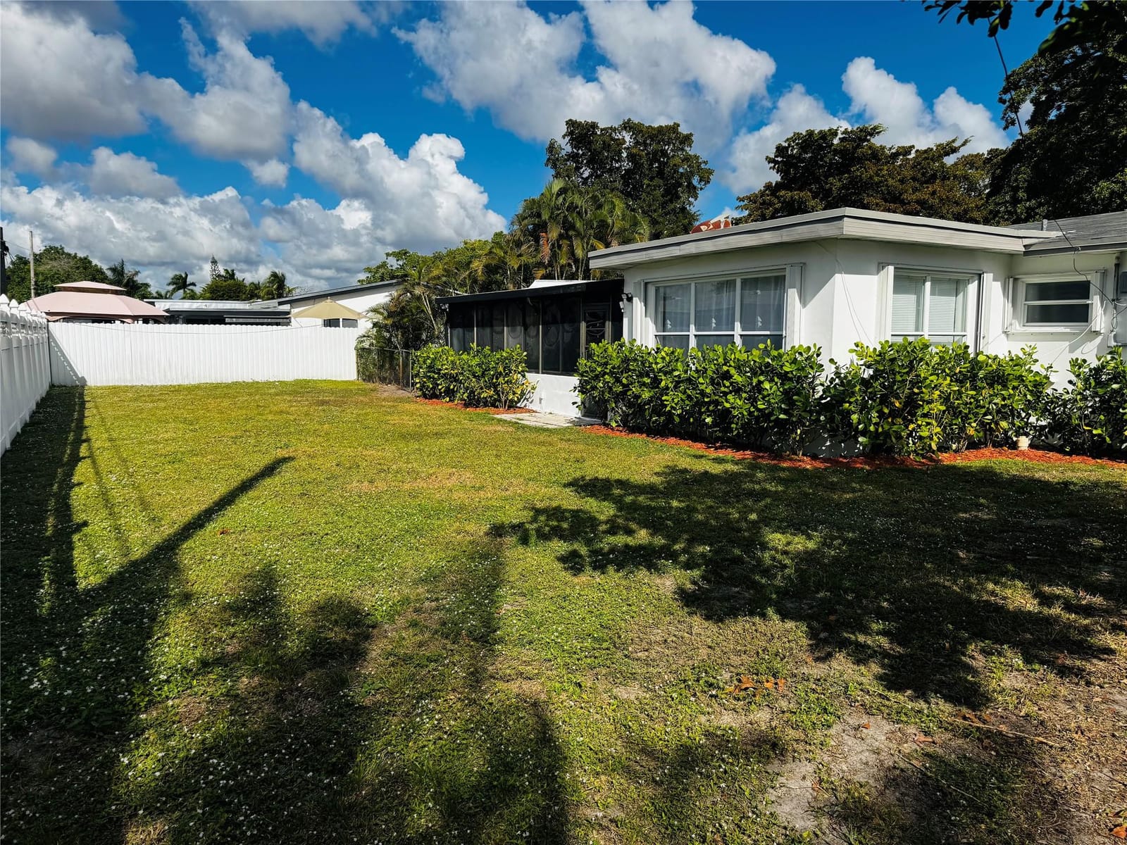 1040 N 74th Way, Hollywood, FL 33024 photo 21