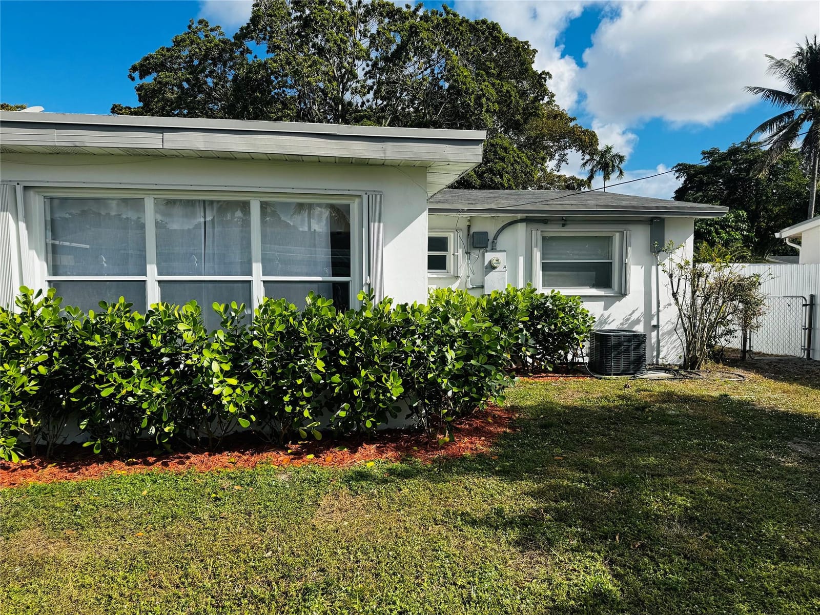 1040 N 74th Way, Hollywood, FL 33024 photo 23