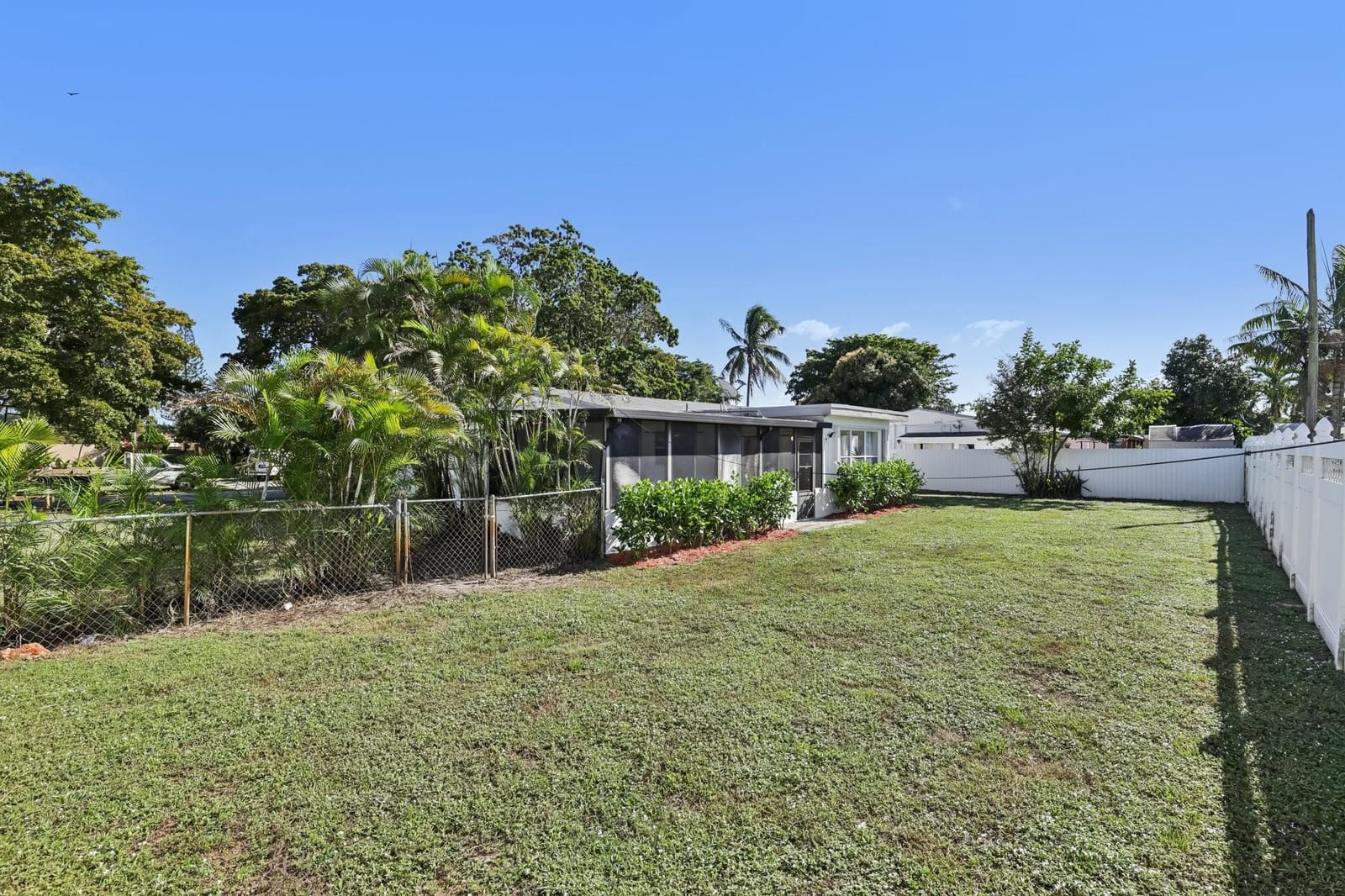 1040 N 74th Way — photo 8