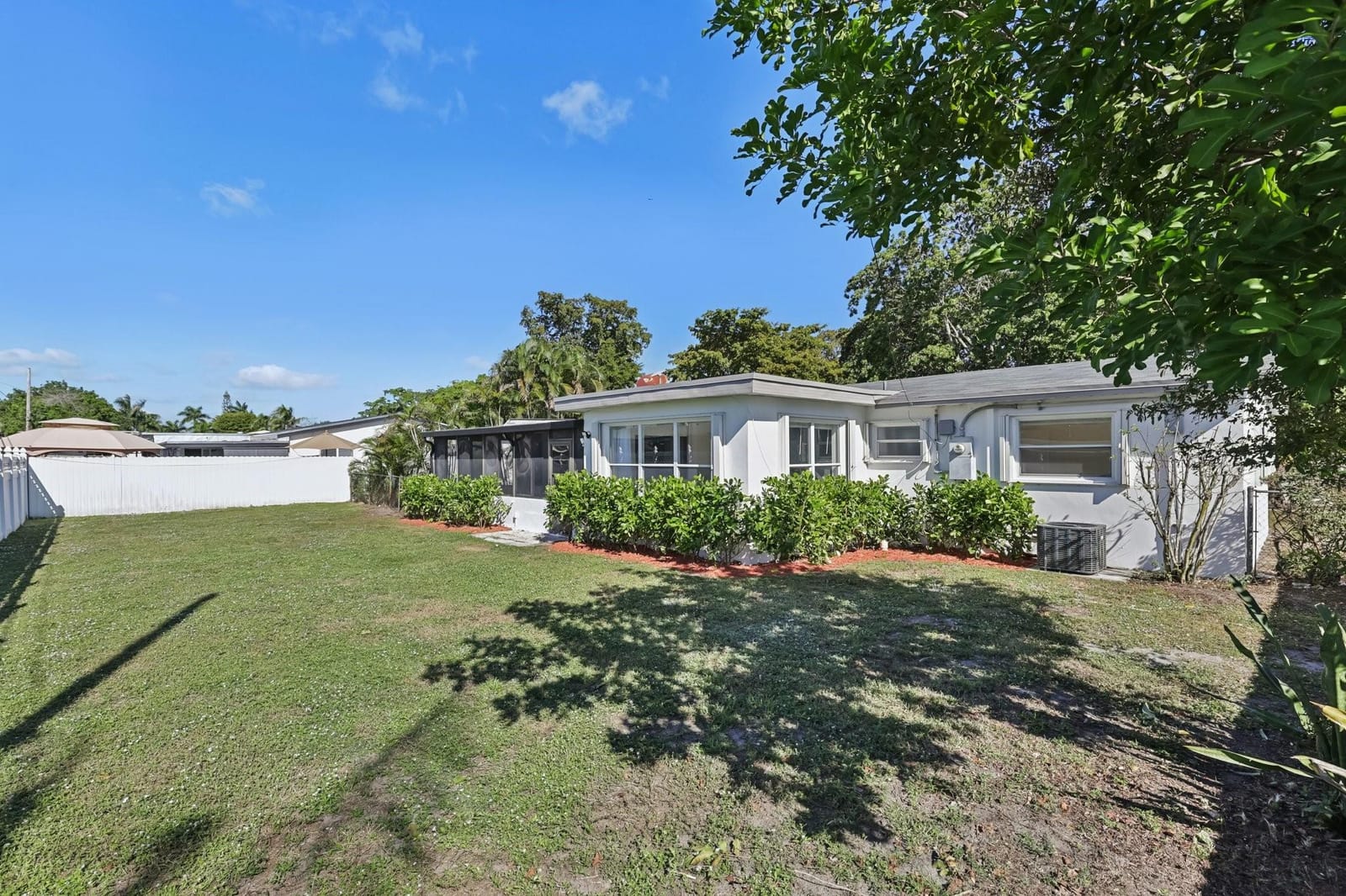 1040 N 74th Way — photo 9