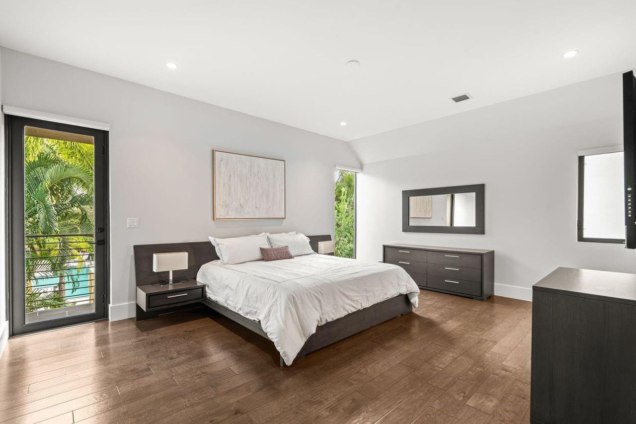 928 NE 16th Avenue 928 — photo 5