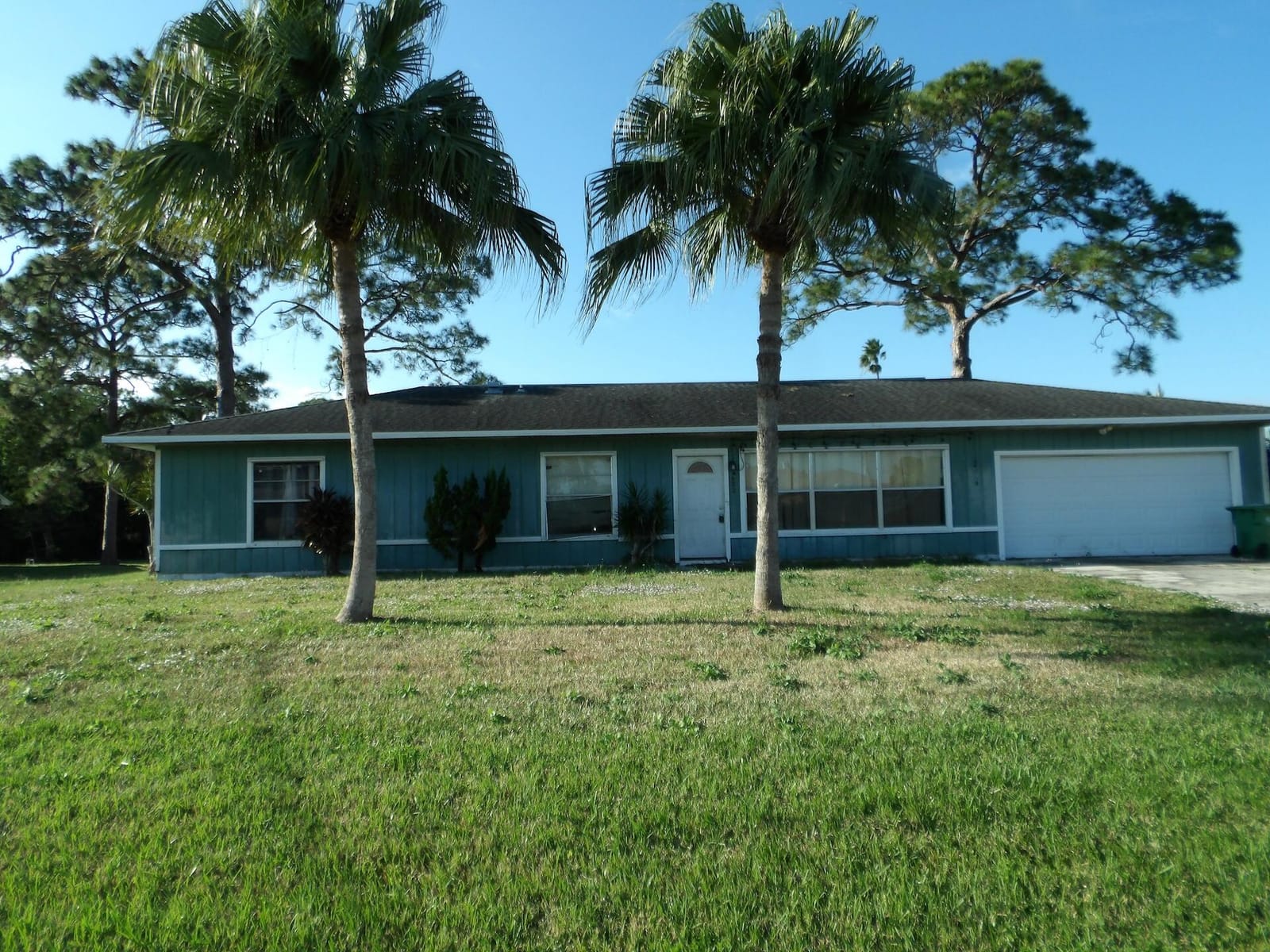 682 NW Cardinal Drive — photo 3