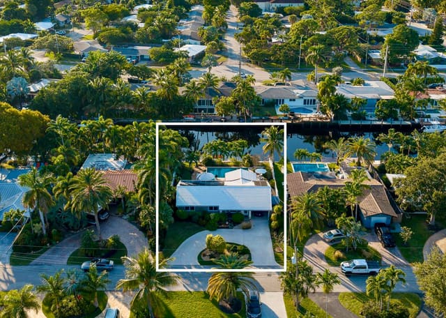 2301 NE 15th Terrace NE, sold in Edgewater Estates, Wilton Manors, FL