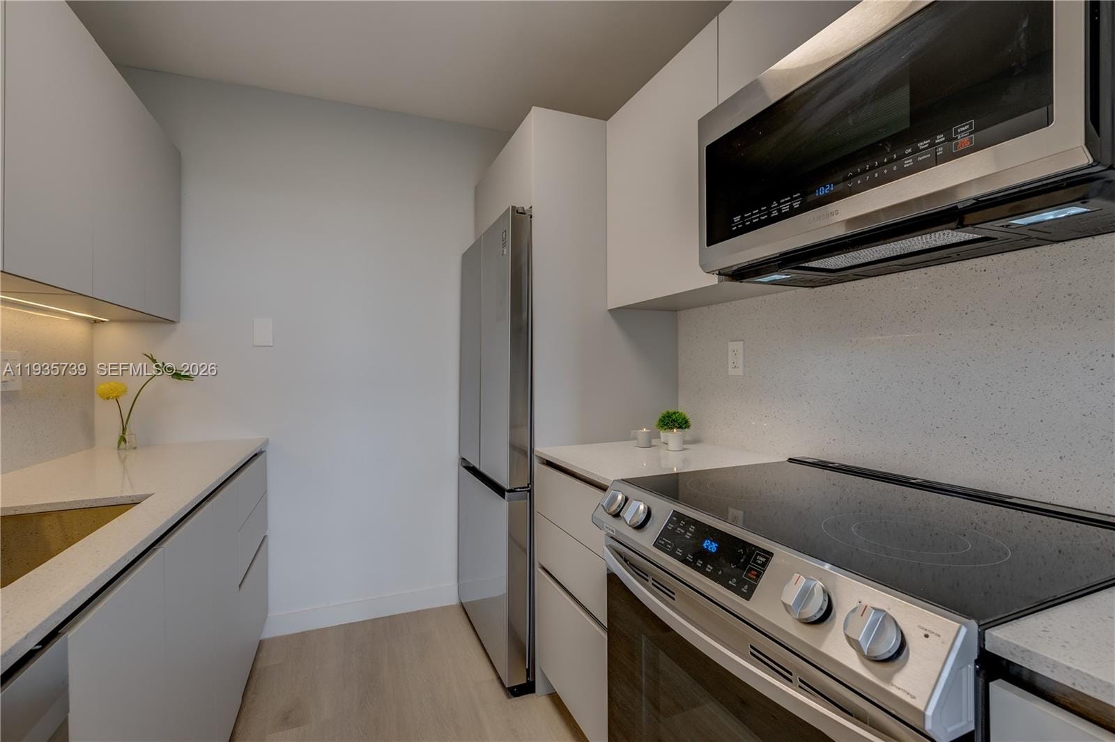 2000 NE 135th Street 908 — photo 8