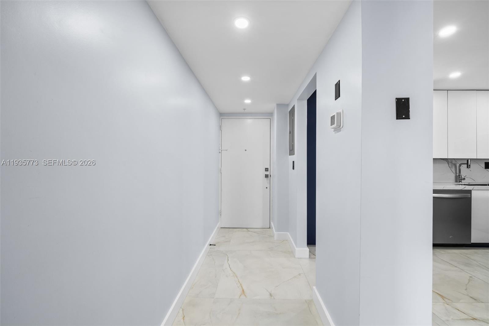 19380 Collins Avenue 826 — photo 11
