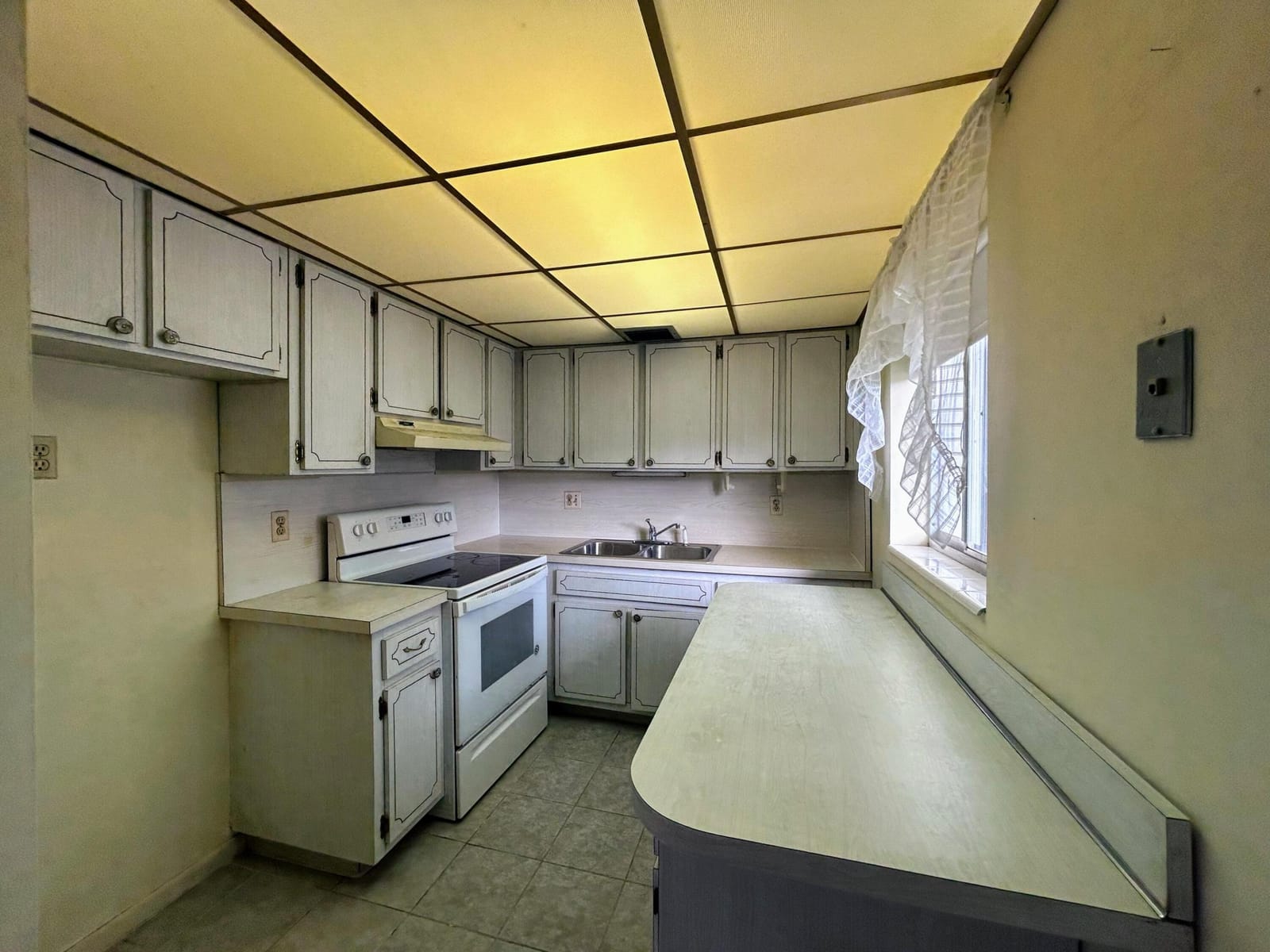 2400 Lake Osborne Drive 102 — photo 11