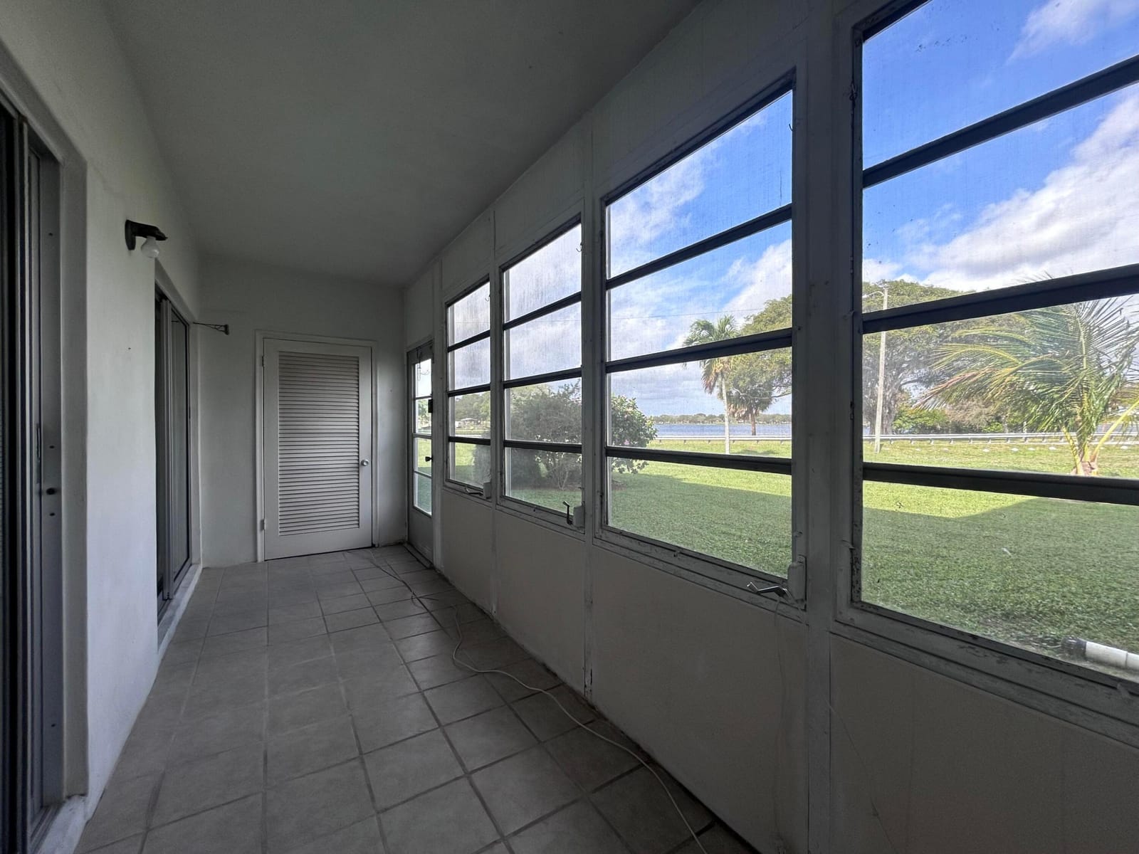 2400 Lake Osborne Drive 102, Lake Worth Beach, FL 33461 photo 21