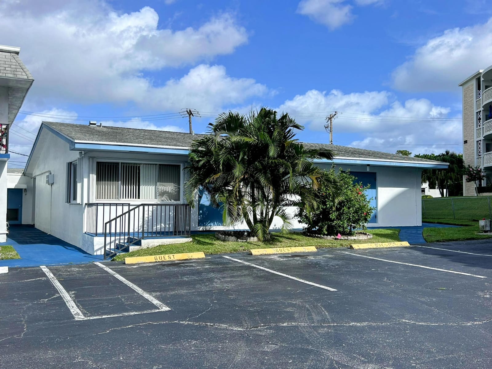 2400 Lake Osborne Drive 102 — photo 7