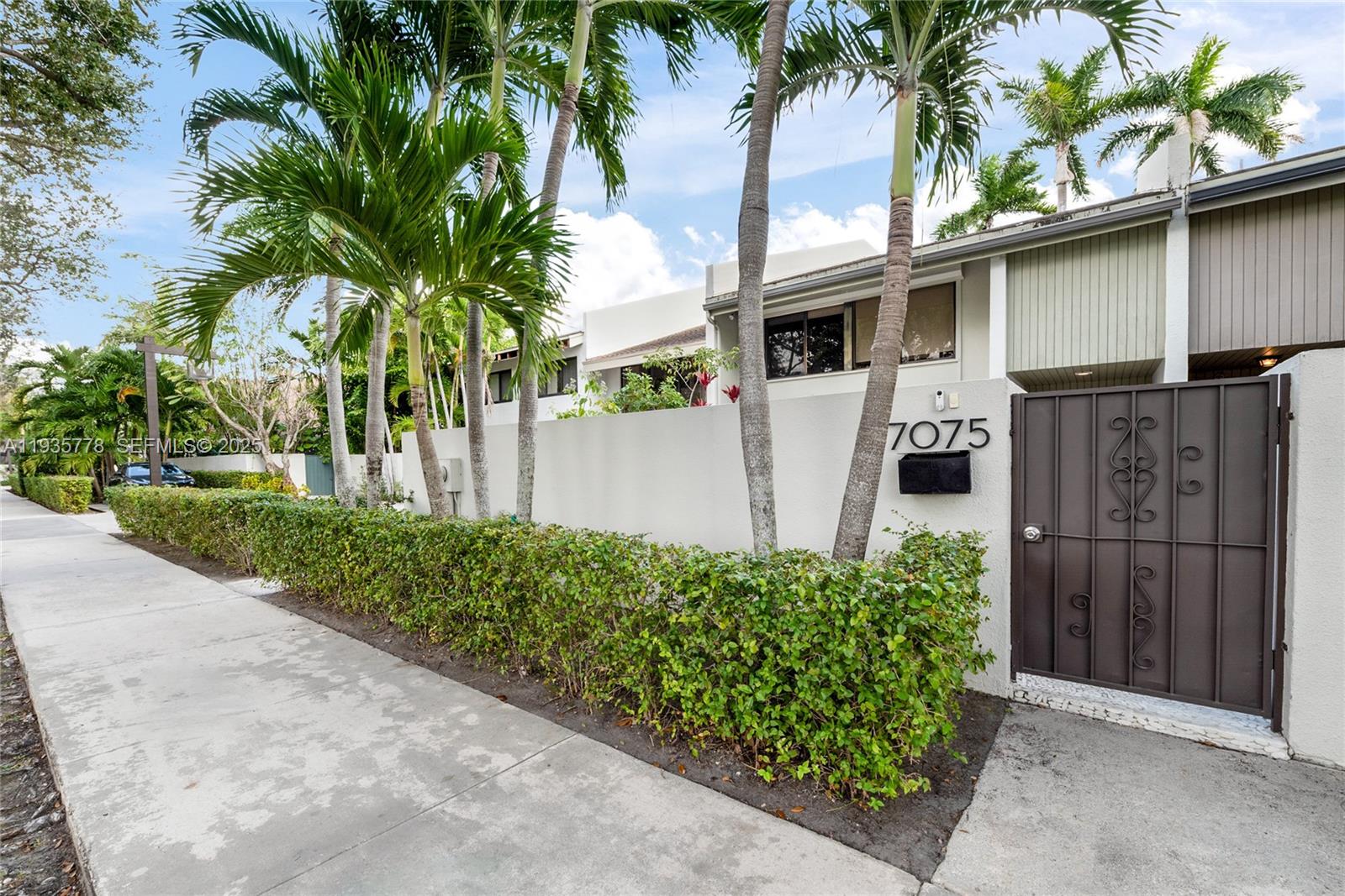 7075 SW 67th Avenue 14, South Miami, FL 33143, South Miami