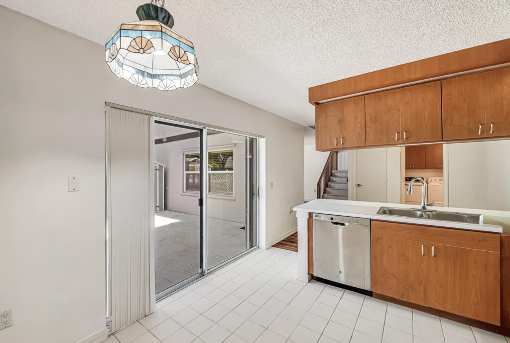 7 Amherst Court Apt A, Royal Palm Beach, FL 33411 photo 16