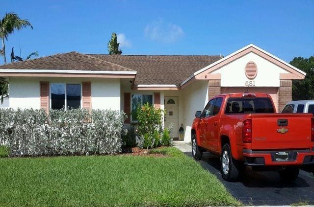 681 Pine Ridge Terrace, sold in Shenandoah Section One, Davie, FL