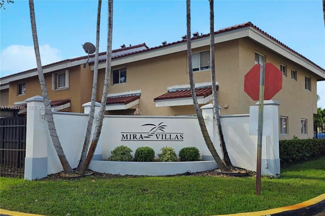8262 NW 5th Lane 392, sold in Mira Villas, Miami, FL