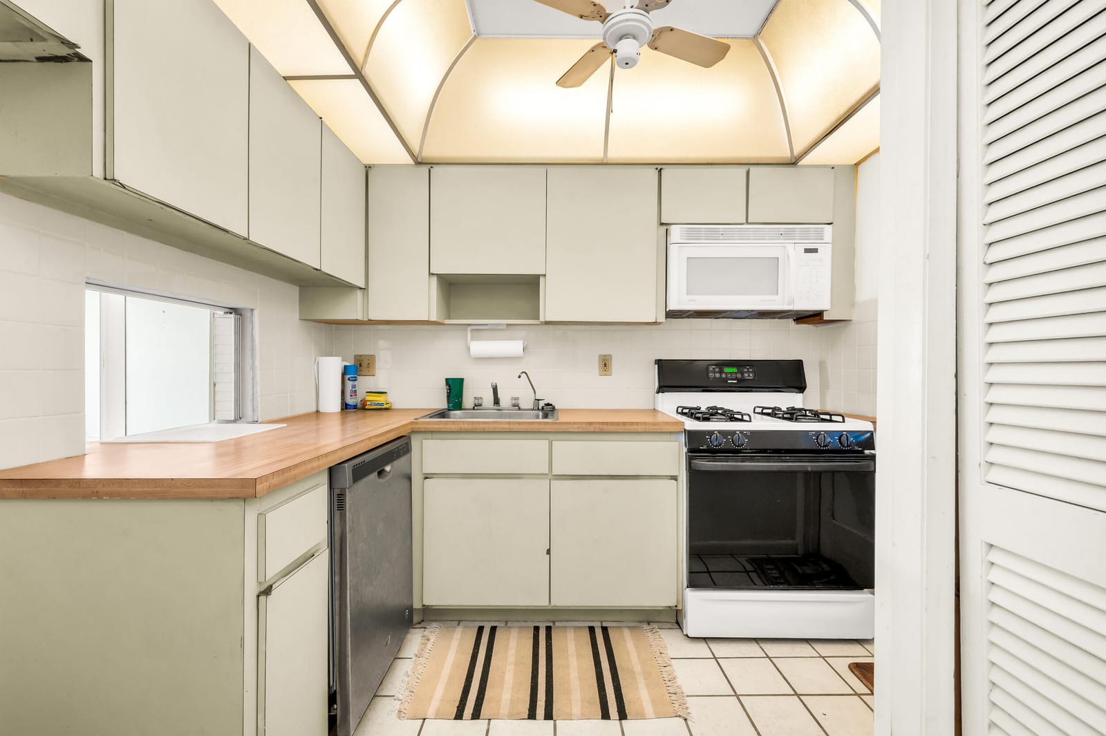 200 E Royal Palm Road 4040 — photo 8