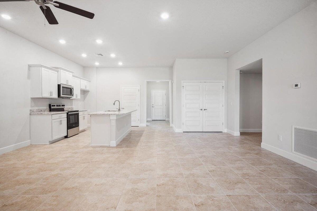 8625 Giovanni Avenue, Fort Pierce, FL 34951 photo 14