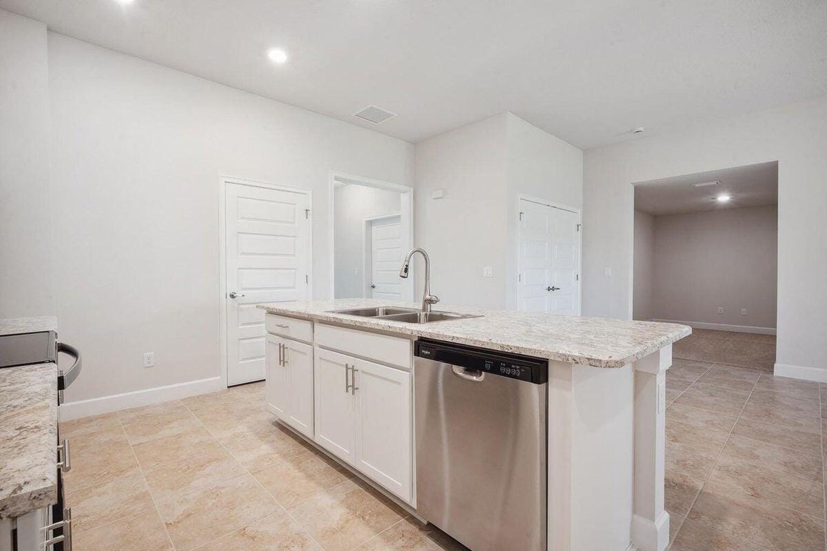 8625 Giovanni Avenue, Fort Pierce, FL 34951 photo 4