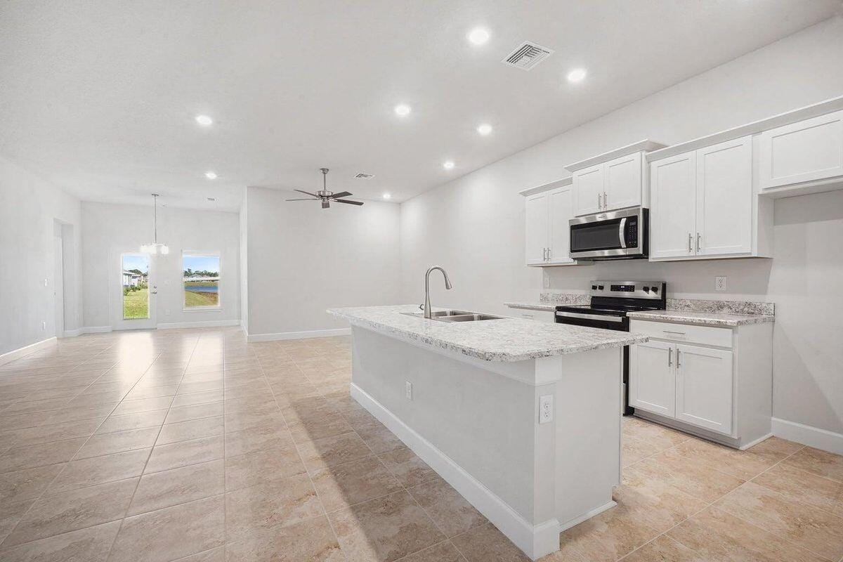 8625 Giovanni Avenue, Fort Pierce, FL 34951 photo 5