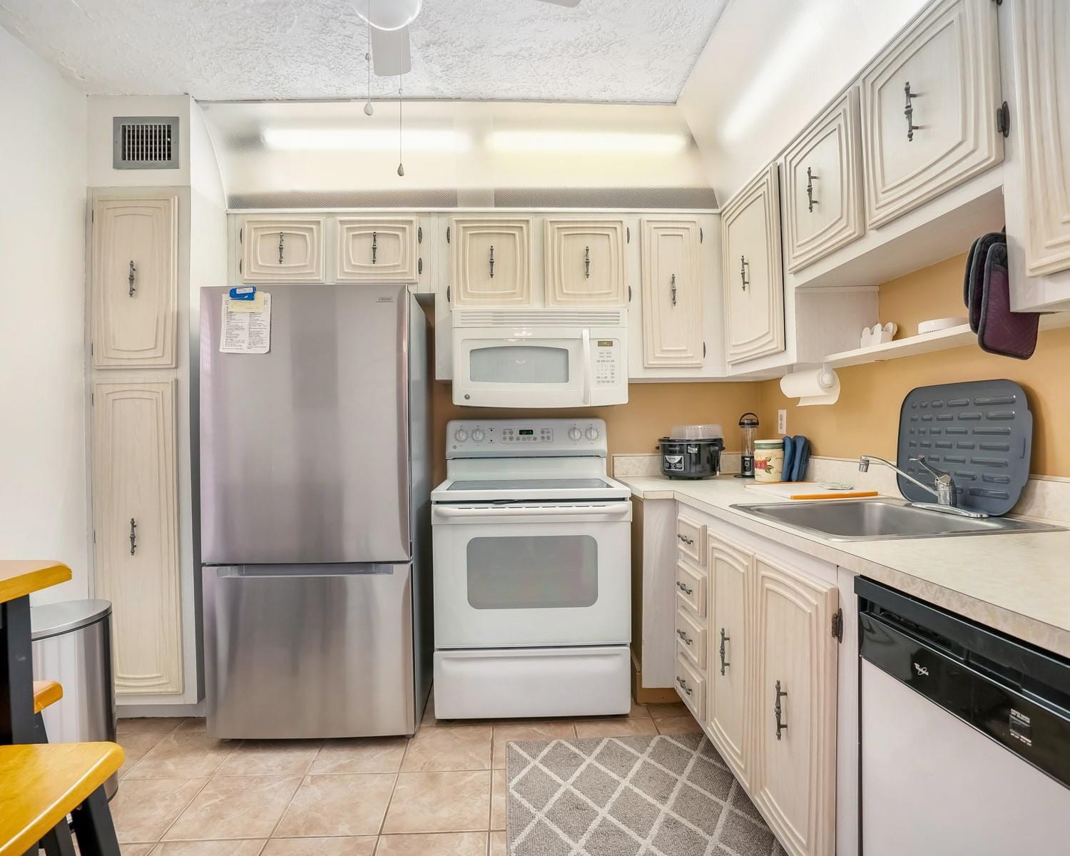 2851 Somerset Drive 205, Lauderdale Lakes, FL 33311 photo 2