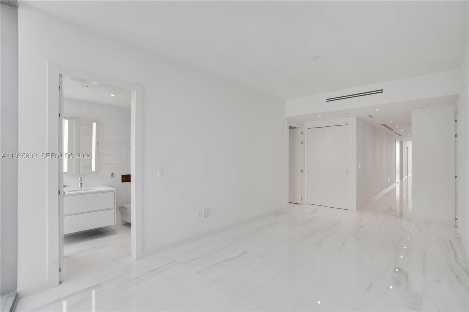 300 Biscayne Blvd Way 3704C, Miami, FL 33131 photo 20
