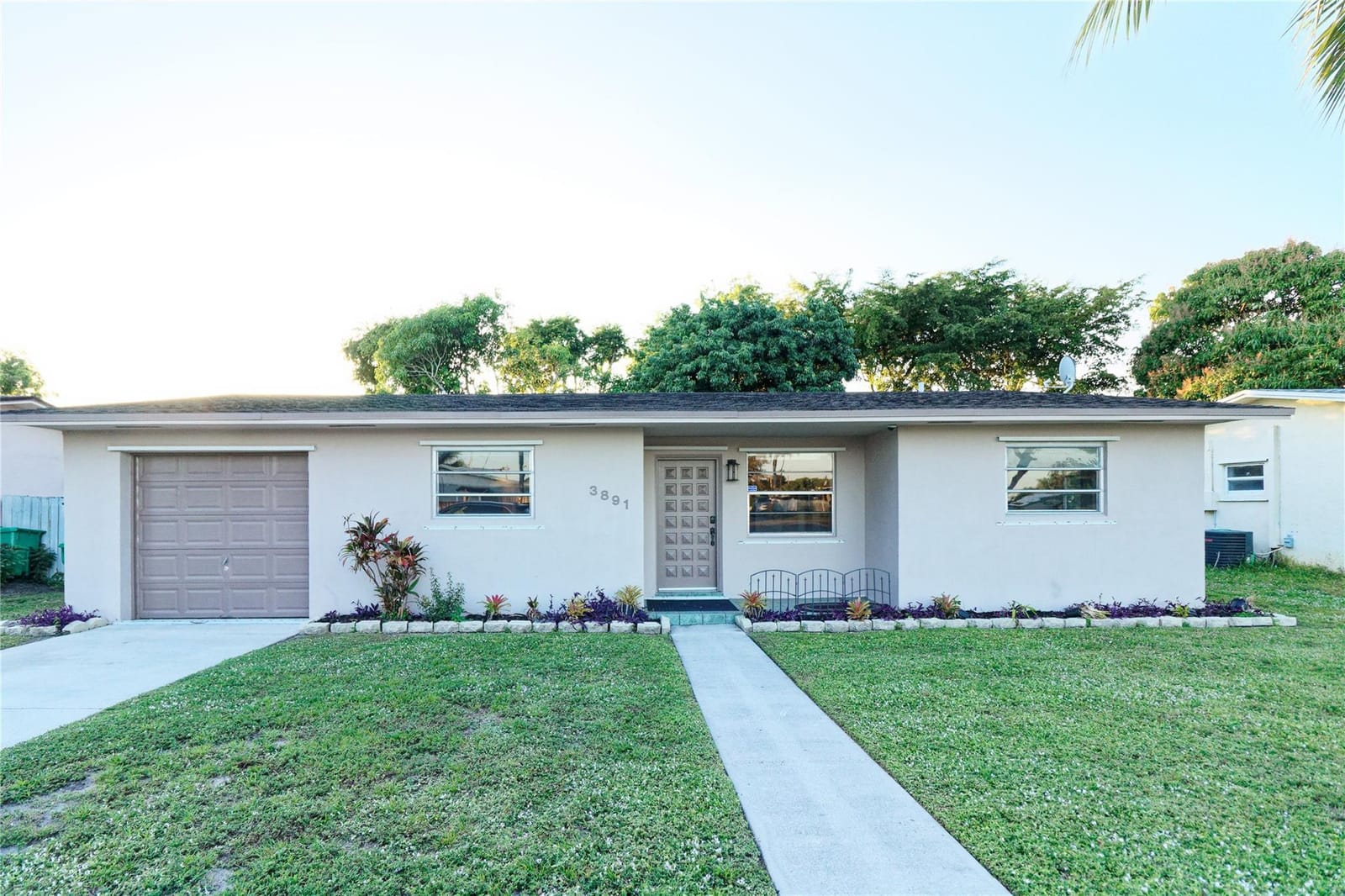 3891 NW 78th Avenue, Davie, FL 33024